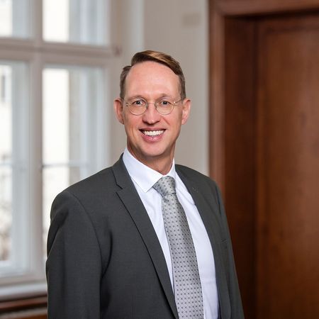 Prof. Dr. Tim Lohse Prof. Dr. Tim Lohse