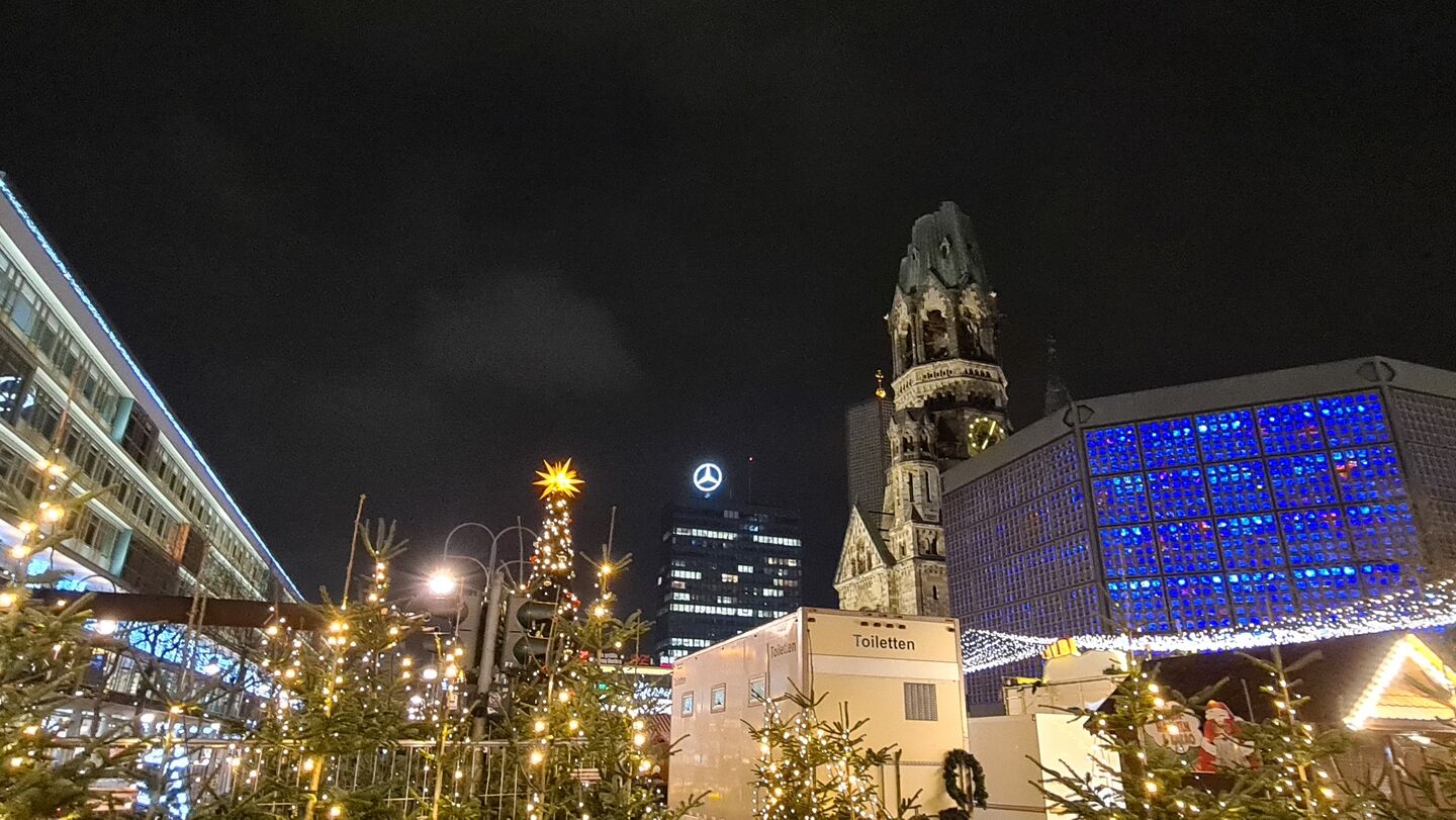 Weihnachtsmarkt auf dem Berliner Breitscheidplatz 